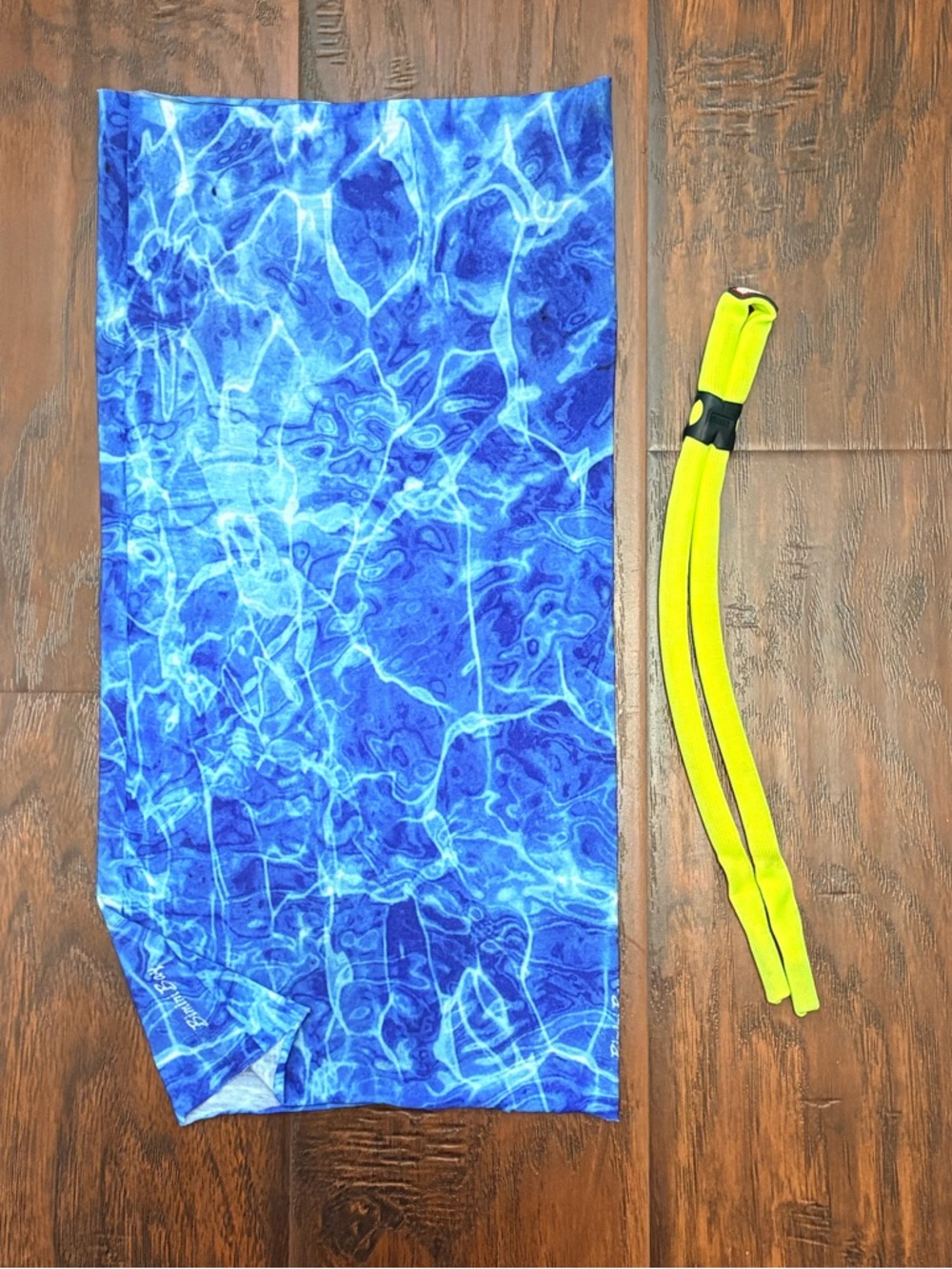 Chums Sunglasses Strap + Blue Water Balaclava Face Mask Outdoor Bundle